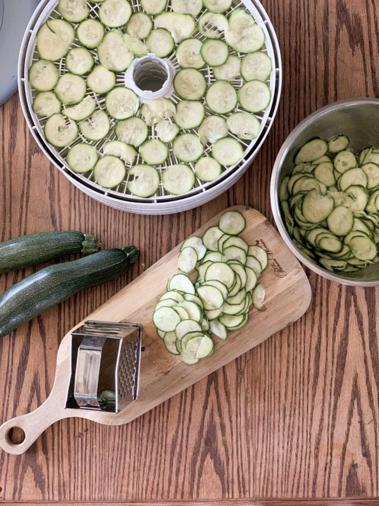 dehydrating zucchini chips, how to dry zucchini, zucchini chips